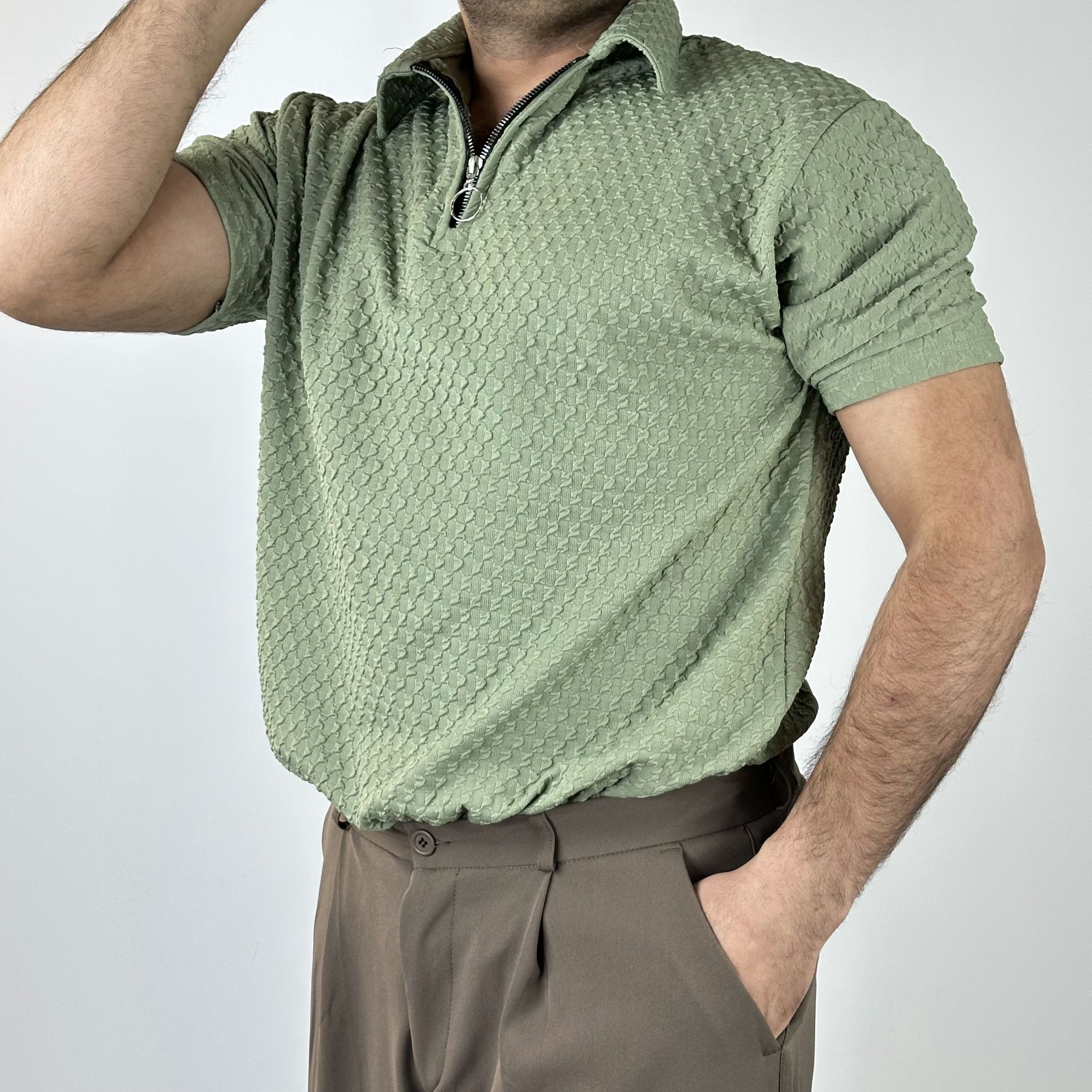 تصویر  تیشرت پارچه بیسکویتی یقه نیم زیپ